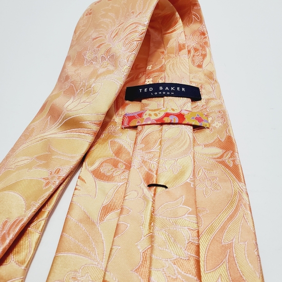 Ted Baker Necktie Peach Floral Pattern Silk Neck Tie Jacquard Fabric 58x3.75" - Picture 3 of 5